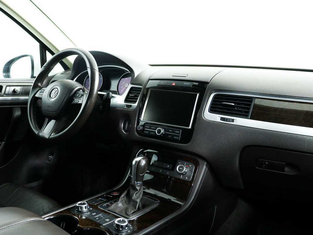 Volkswagen Touareg с пробегом — 2012 год. Фото: #8