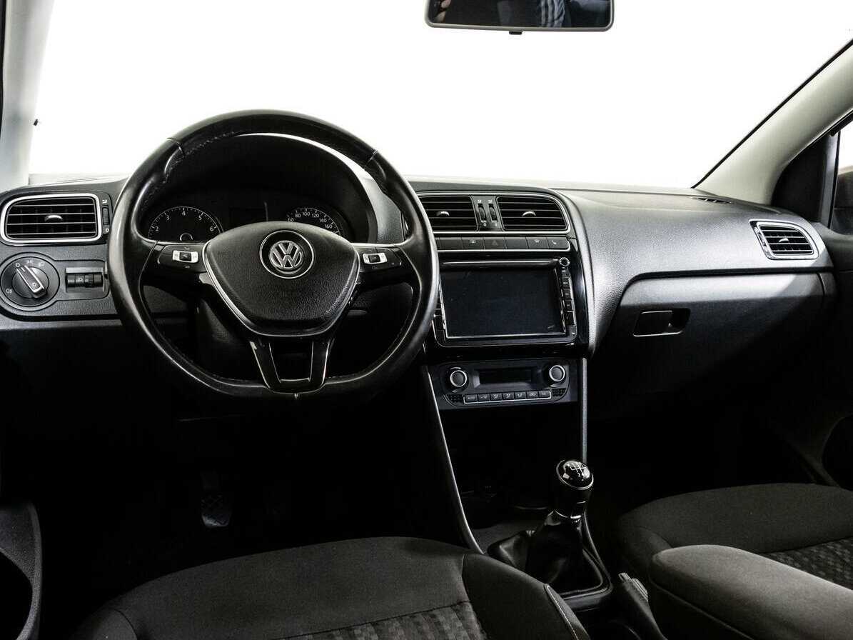 Volkswagen Polo с пробегом — 2018 год. Фото: #10
