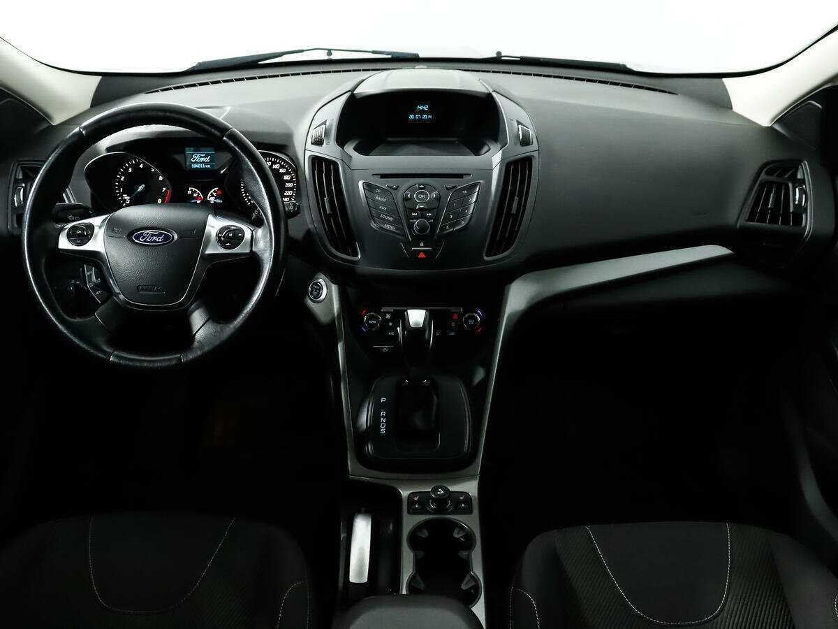 Ford Kuga с пробегом — 2014 год. Фото: #10