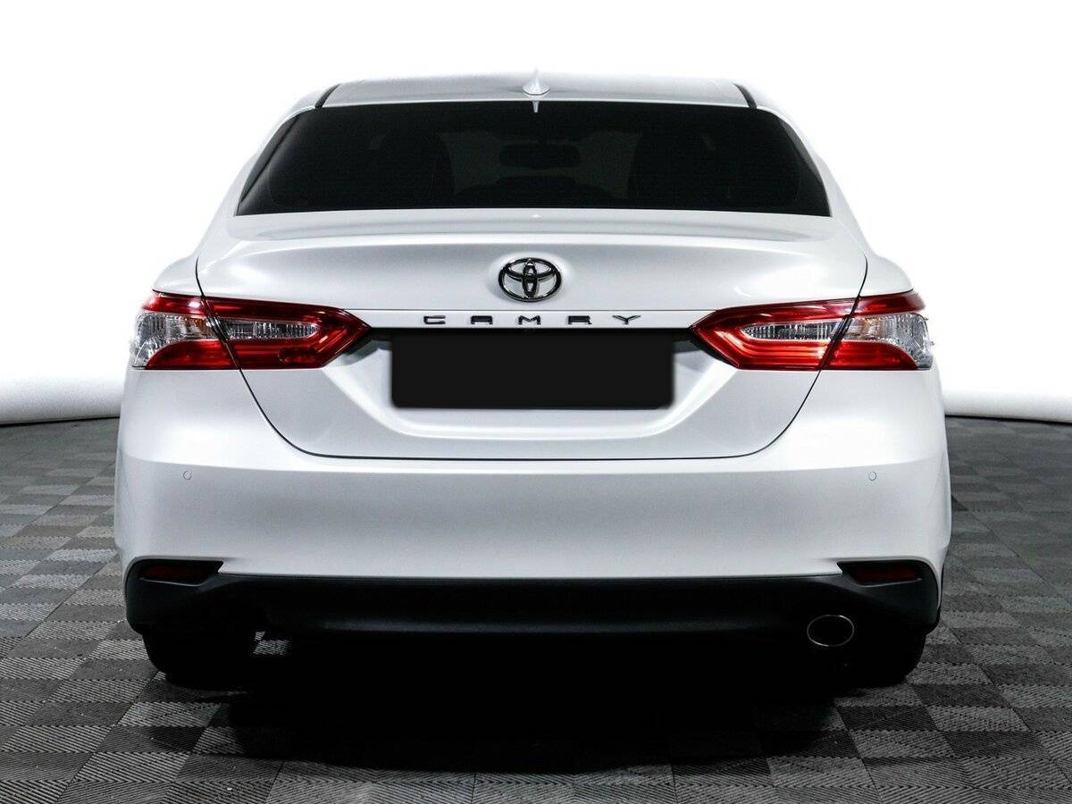 Toyota Camry с пробегом — 2019 год. Фото: #5