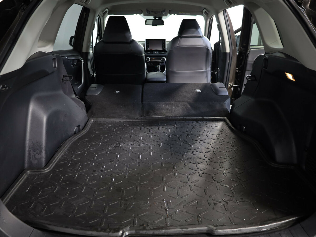 Toyota RAV4 с пробегом — 2019 год. Фото: #24