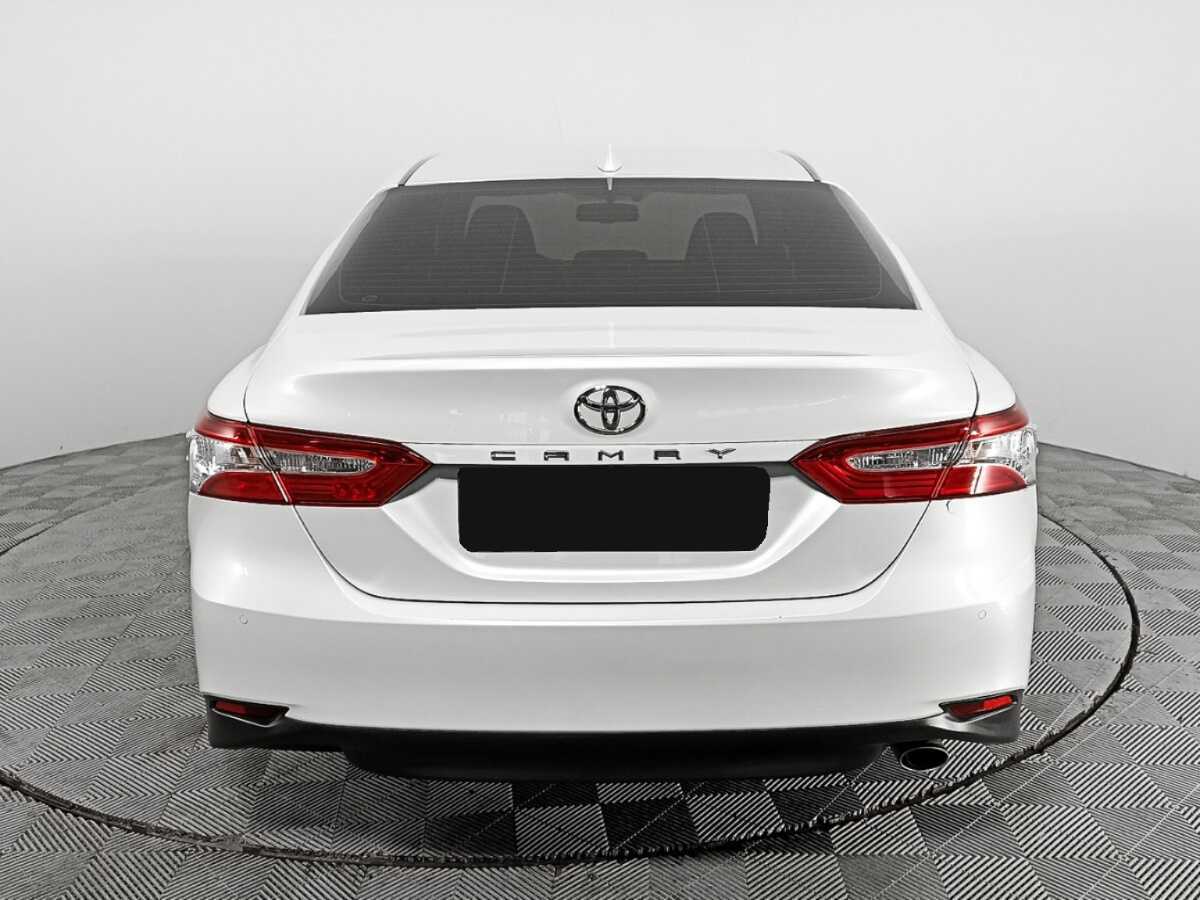 Toyota Camry с пробегом — 2019 год. Фото: #4