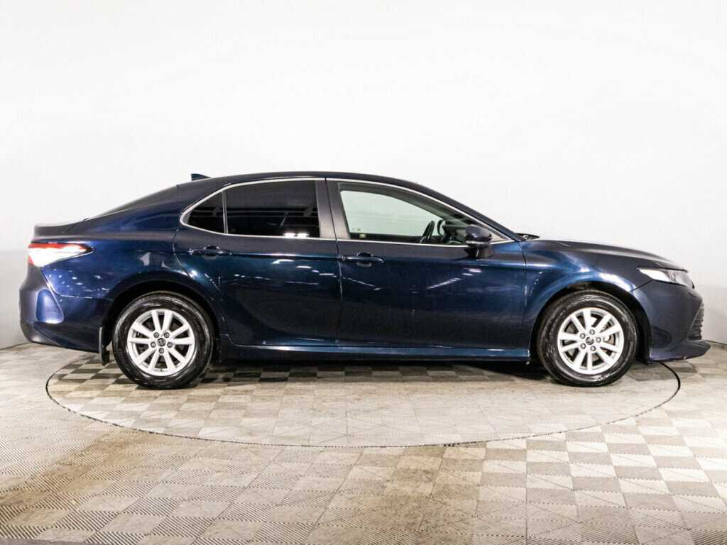Toyota Camry с пробегом — 2019 год. Фото: #3