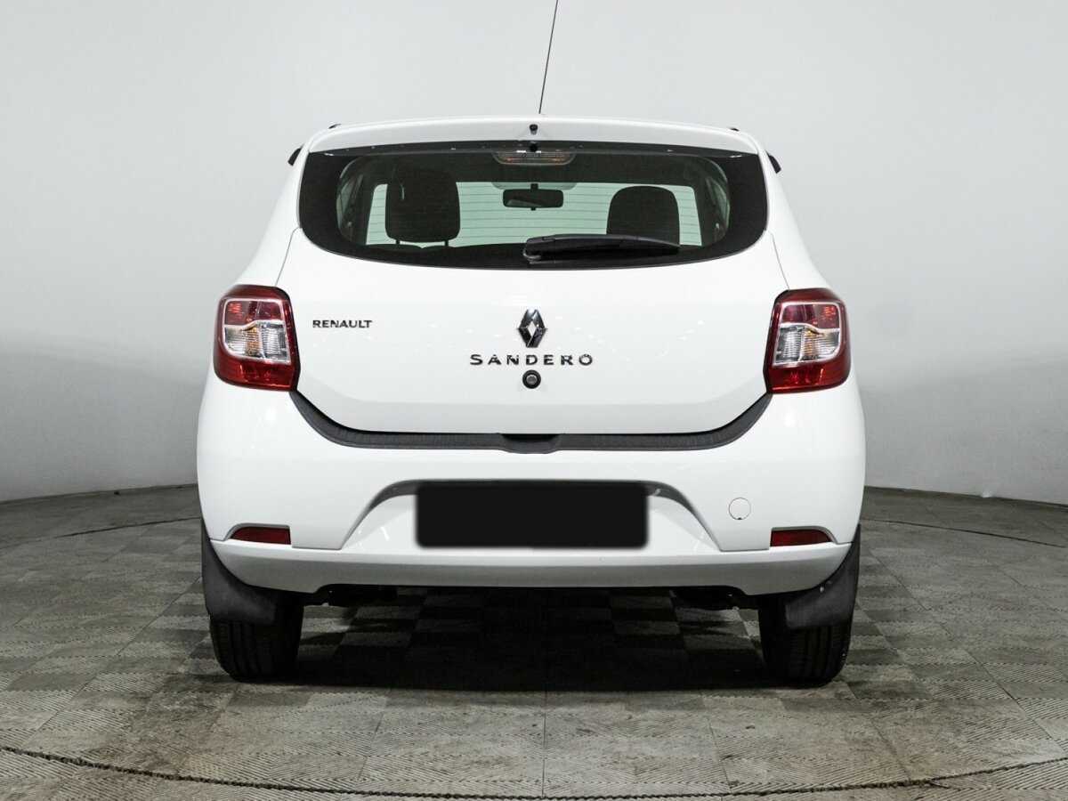 Renault Sandero с пробегом — 2017 год. Фото: #5