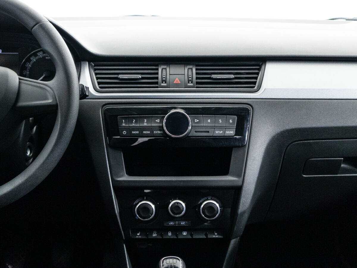 Skoda Rapid с пробегом — 2018 год. Фото: #13