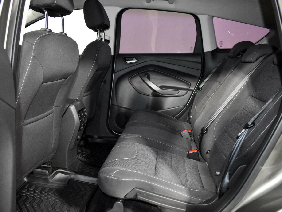 Ford Kuga с пробегом — 2014 год. Фото: #17