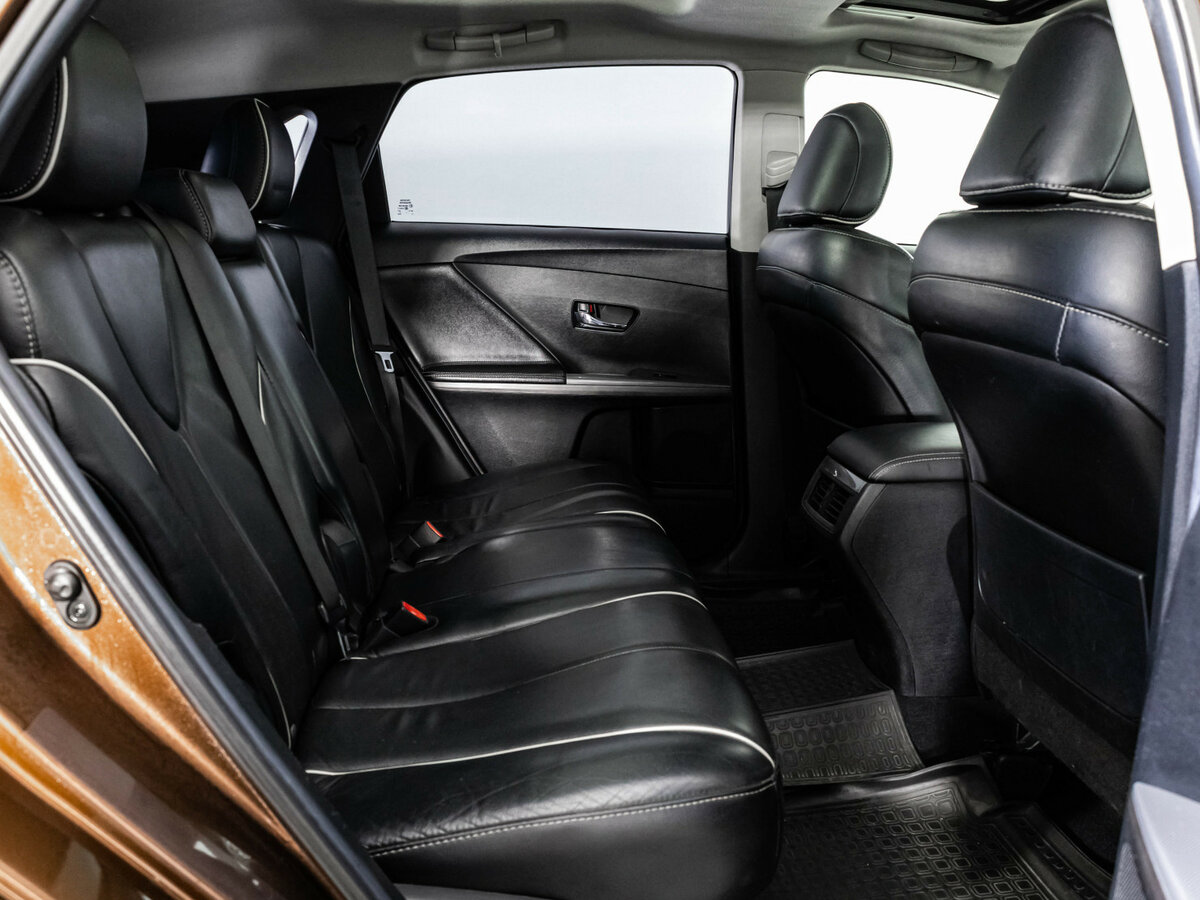 Toyota Venza с пробегом — 2013 год. Фото: #17