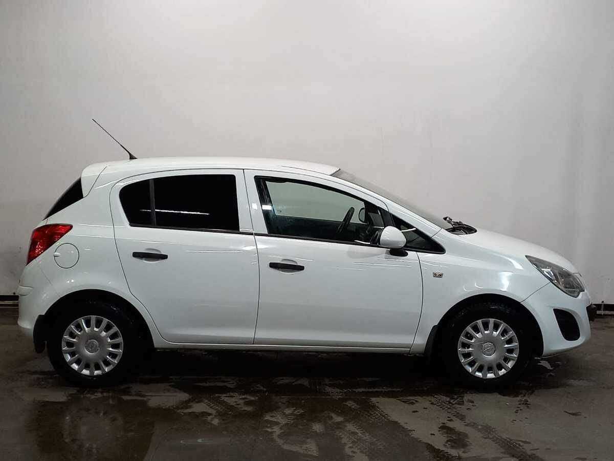 Opel Corsa с пробегом — 2012 год. Фото: #3