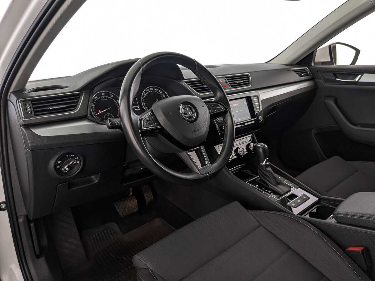 Skoda Superb с пробегом — 2017 год. Фото: #12