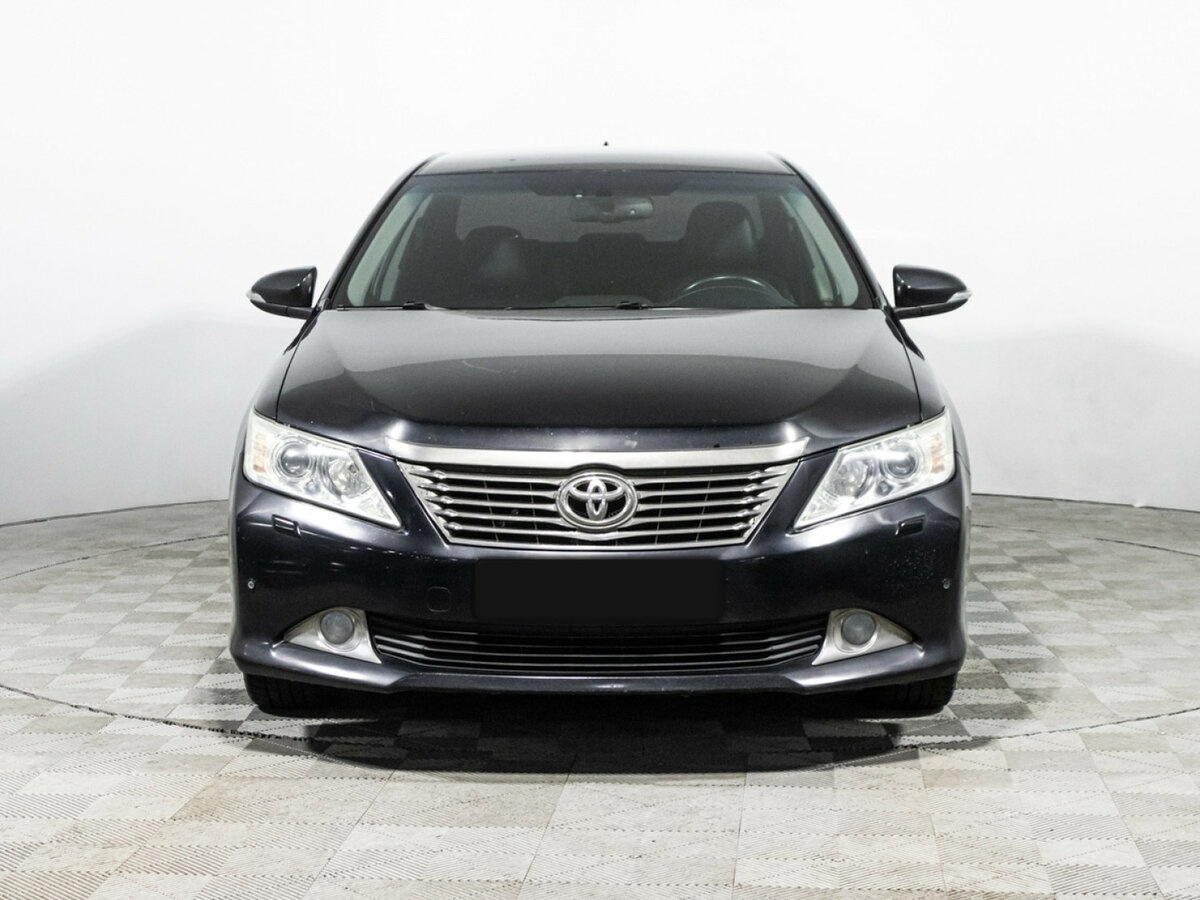 Toyota Camry с пробегом — 2014 год. Фото: #1