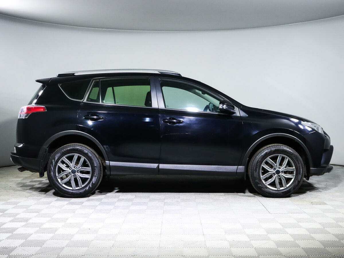 Toyota RAV4 с пробегом — 2019 год. Фото: #3