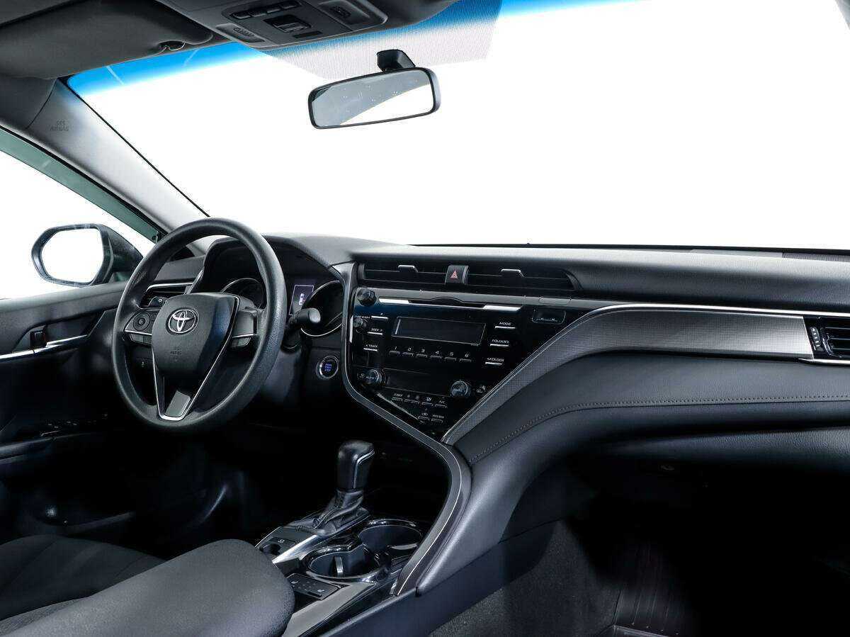 Toyota Camry с пробегом — 2019 год. Фото: #6