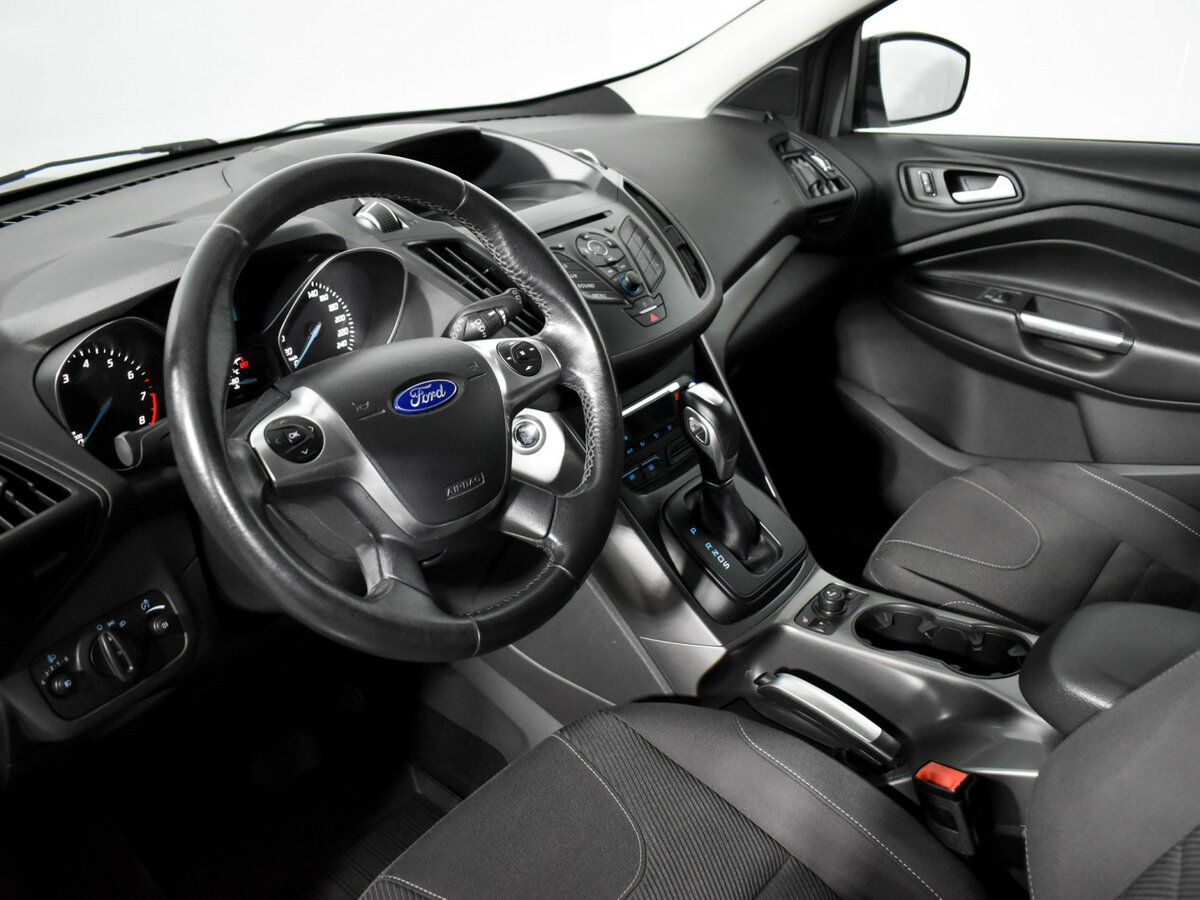 Ford Kuga с пробегом — 2014 год. Фото: #7