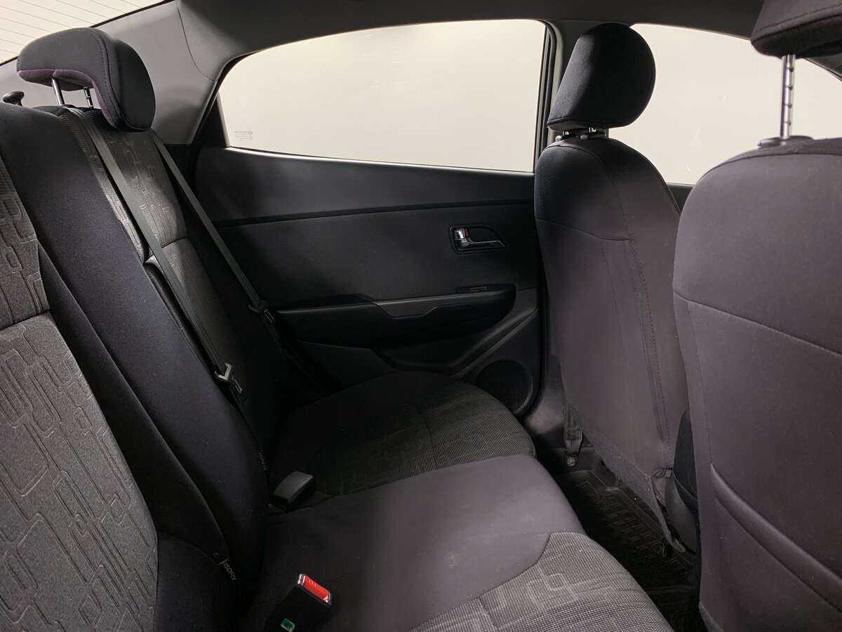 Kia Rio с пробегом — 2012 год. Фото: #17
