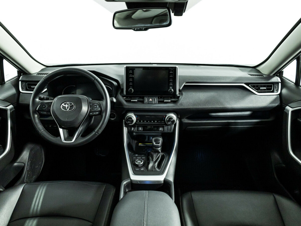 Toyota RAV4 с пробегом — 2021 год. Фото: #11