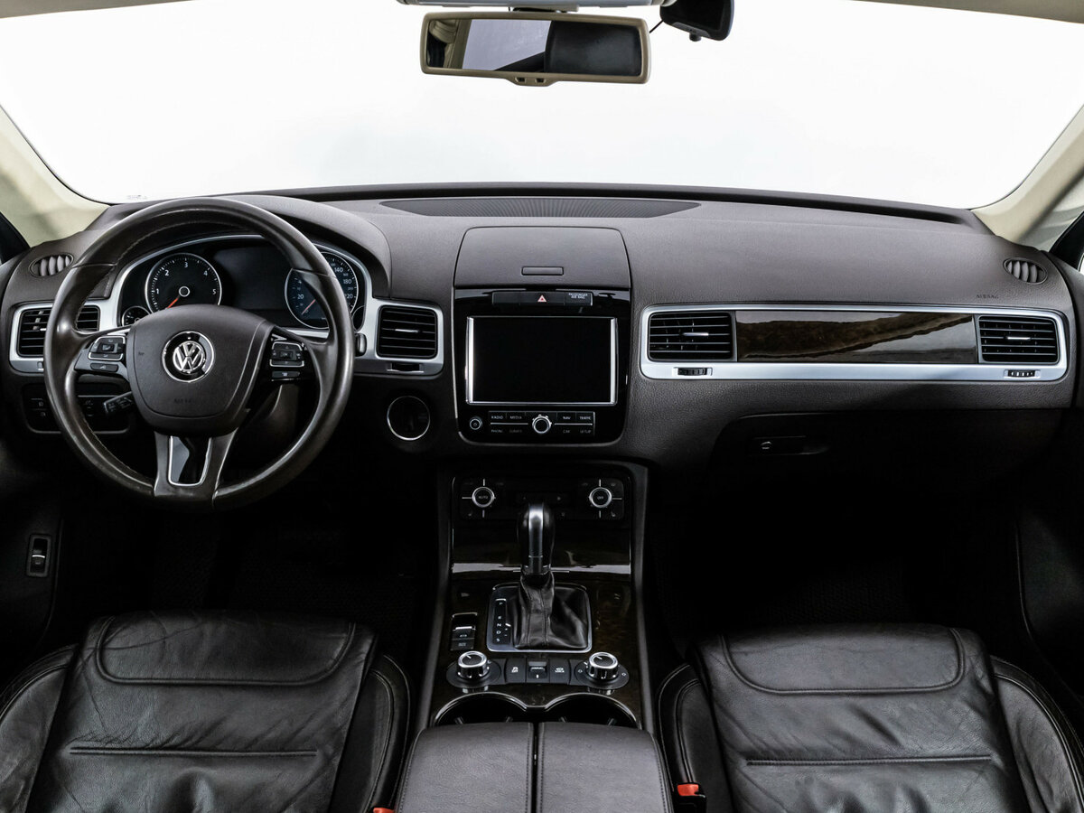Volkswagen Touareg с пробегом — 2012 год. Фото: #7