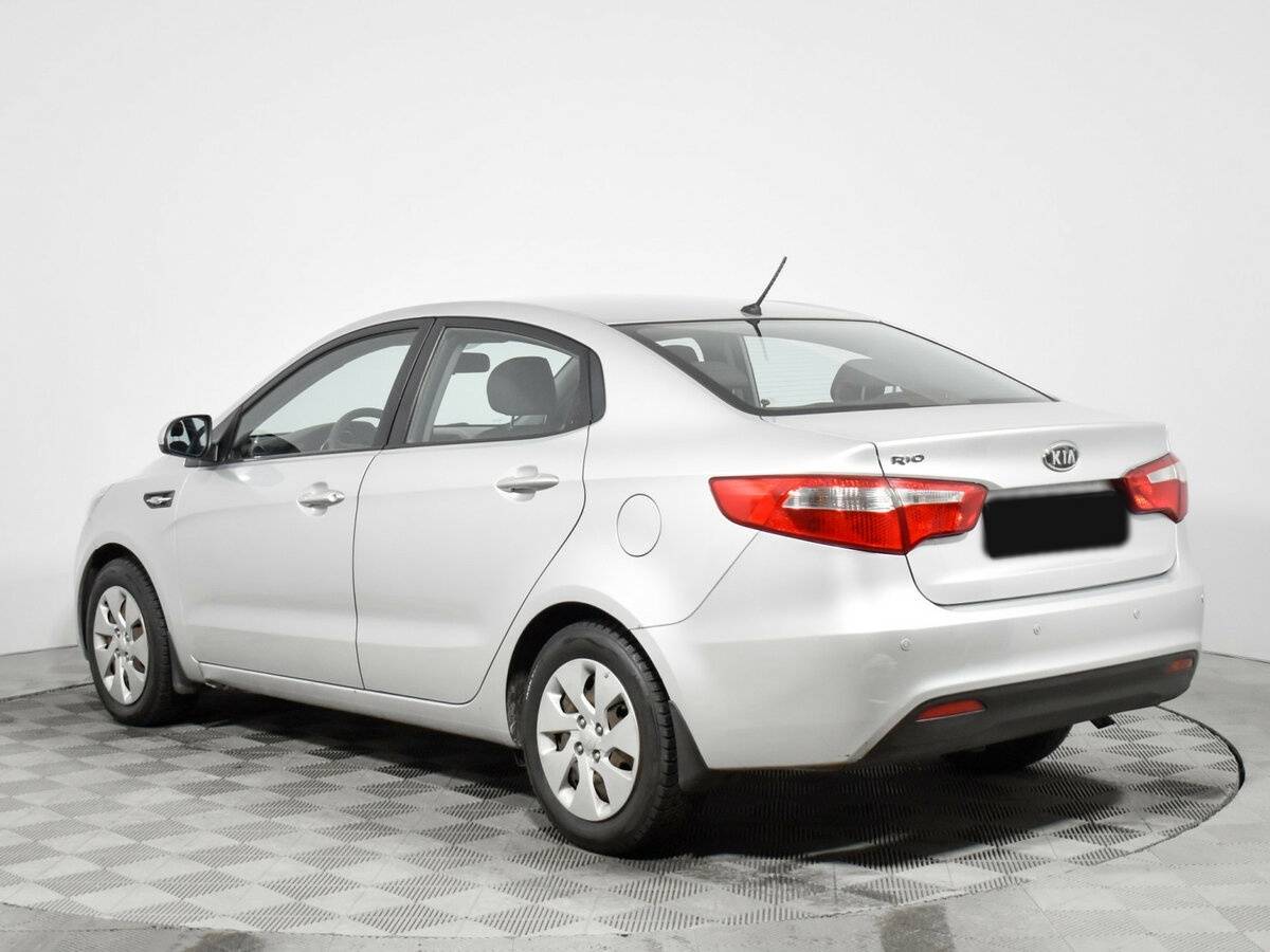 Kia Rio с пробегом — 2012 год. Фото: #6