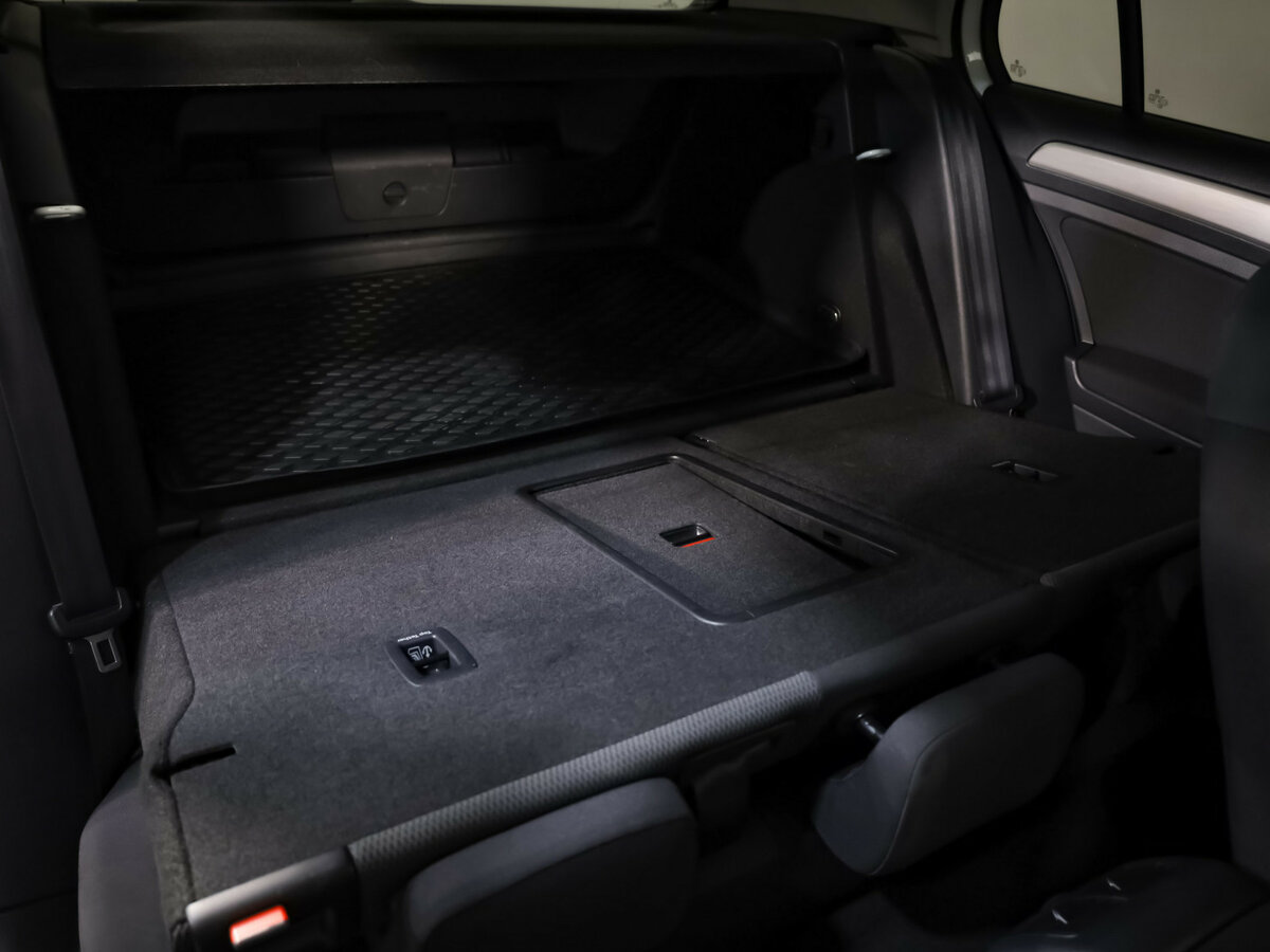 Volkswagen Golf с пробегом — 2015 год. Фото: #24