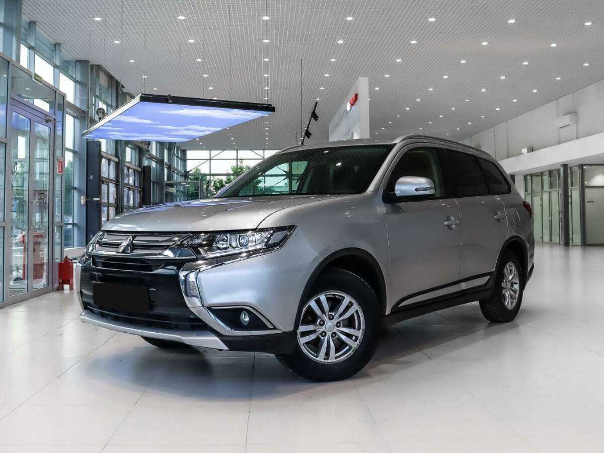 Mitsubishi Outlander с пробегом — 2016 год. Фото: #0