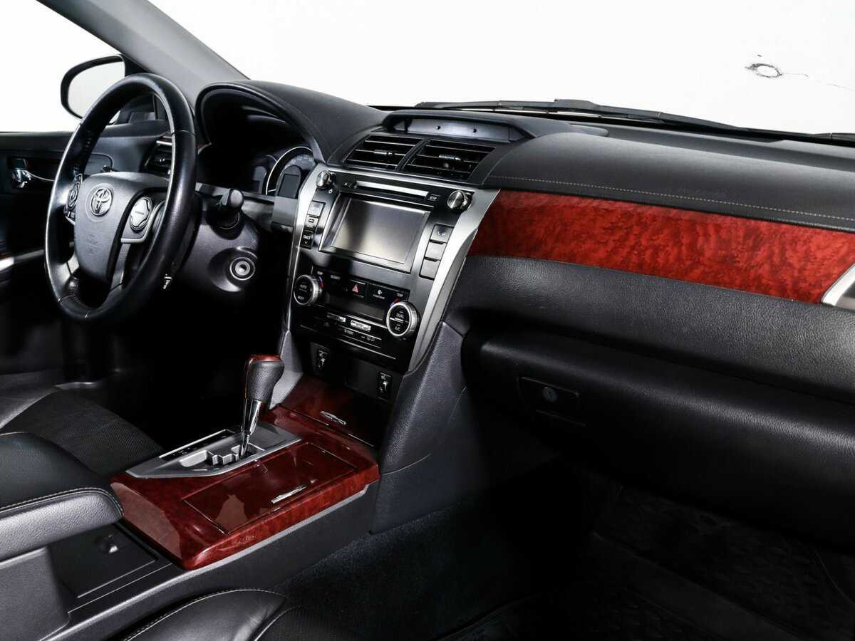 Toyota Camry с пробегом — 2013 год. Фото: #5