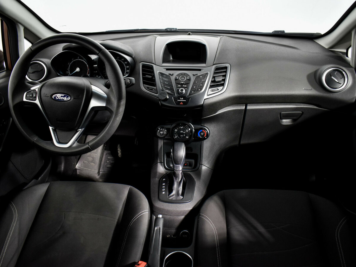 Ford Fiesta с пробегом — 2016 год. Фото: #13