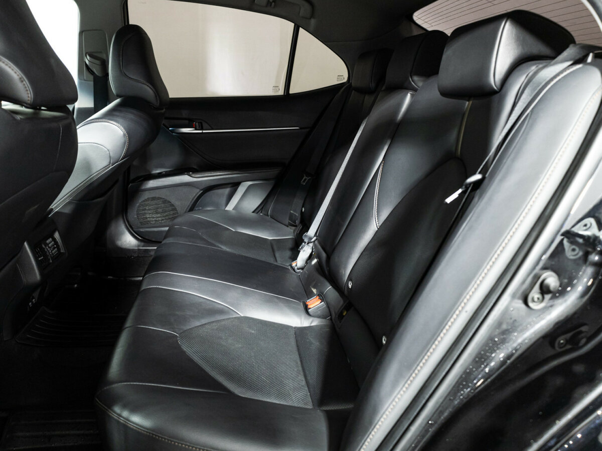 Toyota Camry с пробегом — 2019 год. Фото: #7