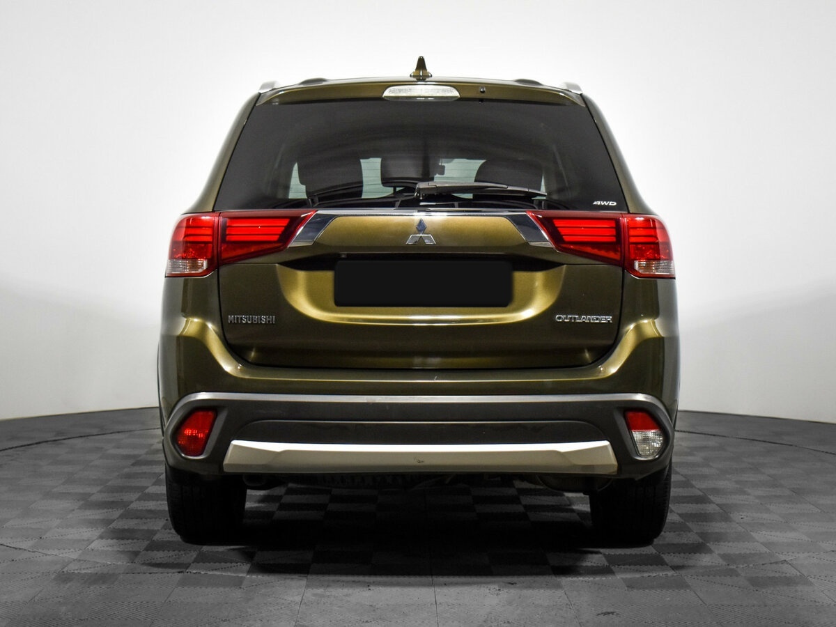 Mitsubishi Outlander с пробегом — 2018 год. Фото: #4