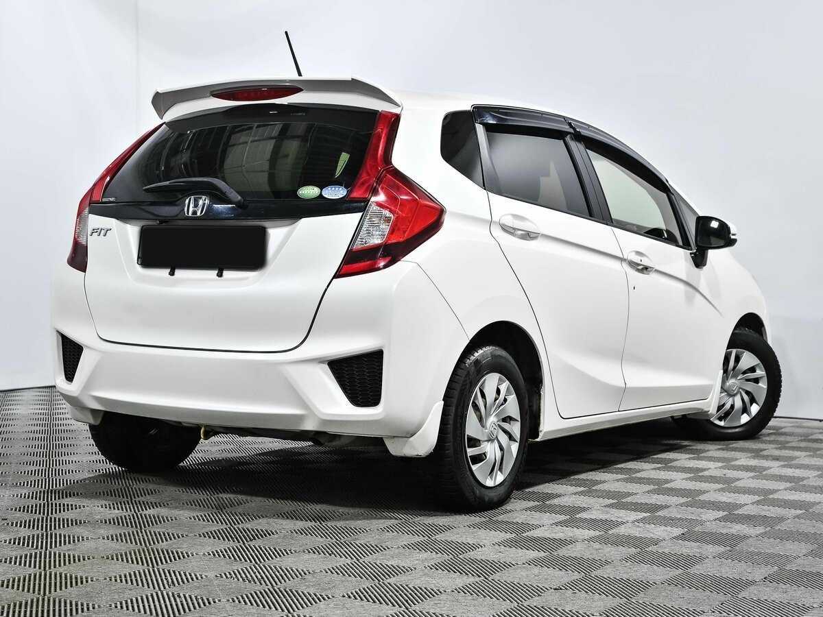 Honda Fit с пробегом — 2016 год. Фото: #2