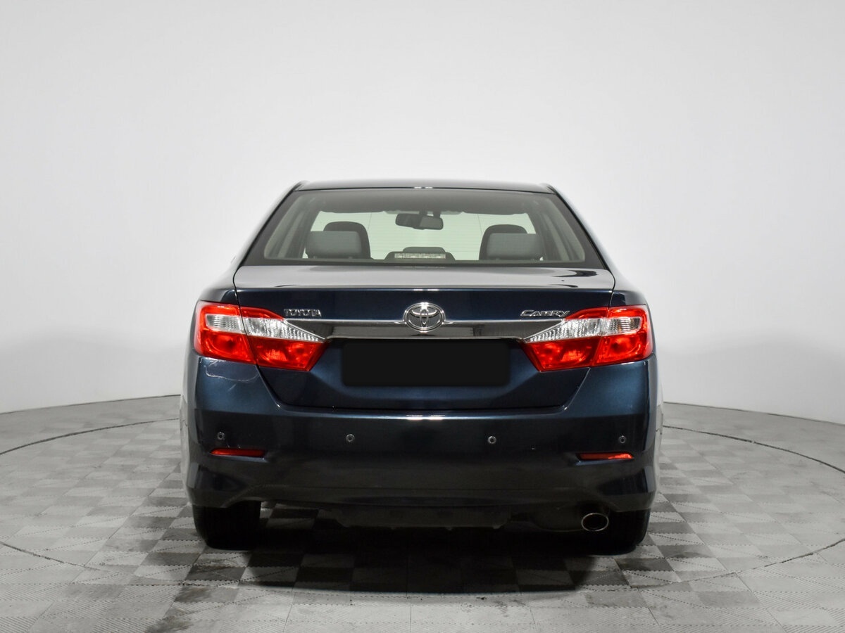 Toyota Camry с пробегом — 2012 год. Фото: #4