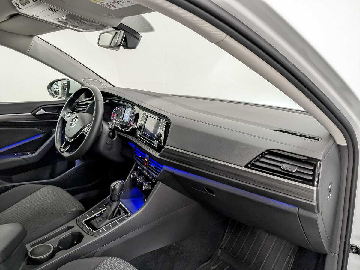 Volkswagen Jetta с пробегом — 2020 год. Фото: #10