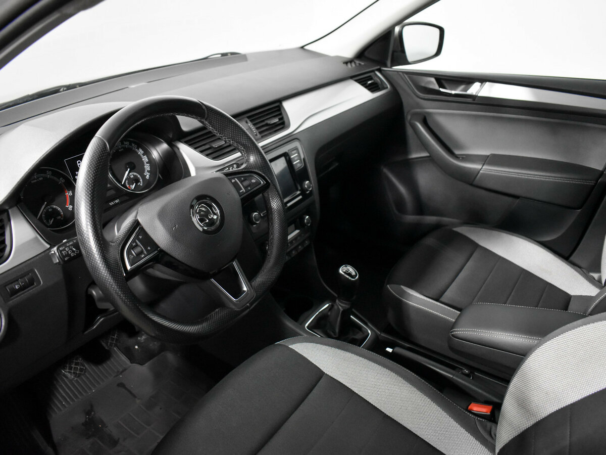 Skoda Rapid с пробегом — 2019 год. Фото: #7