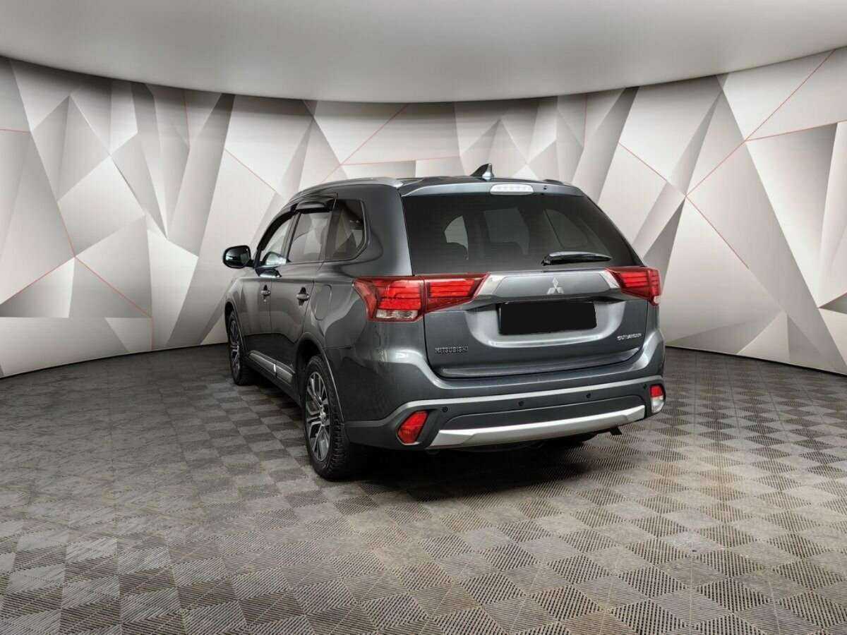 Mitsubishi Outlander с пробегом — 2017 год. Фото: #3