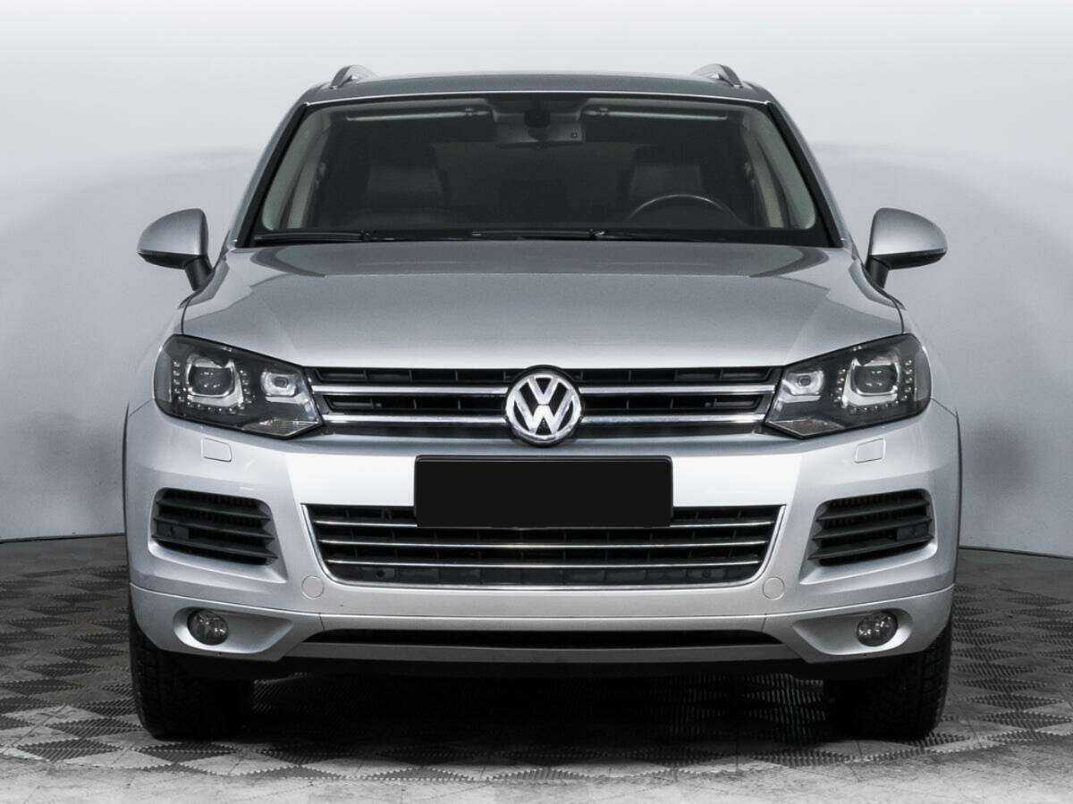 Volkswagen Touareg с пробегом — 2012 год. Фото: #1