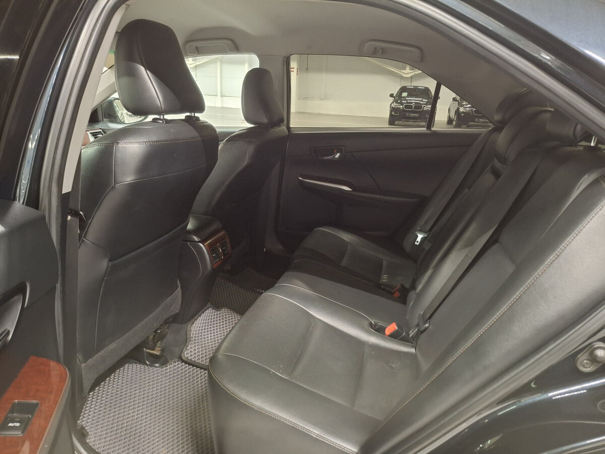 Toyota Camry с пробегом — 2014 год. Фото: #11