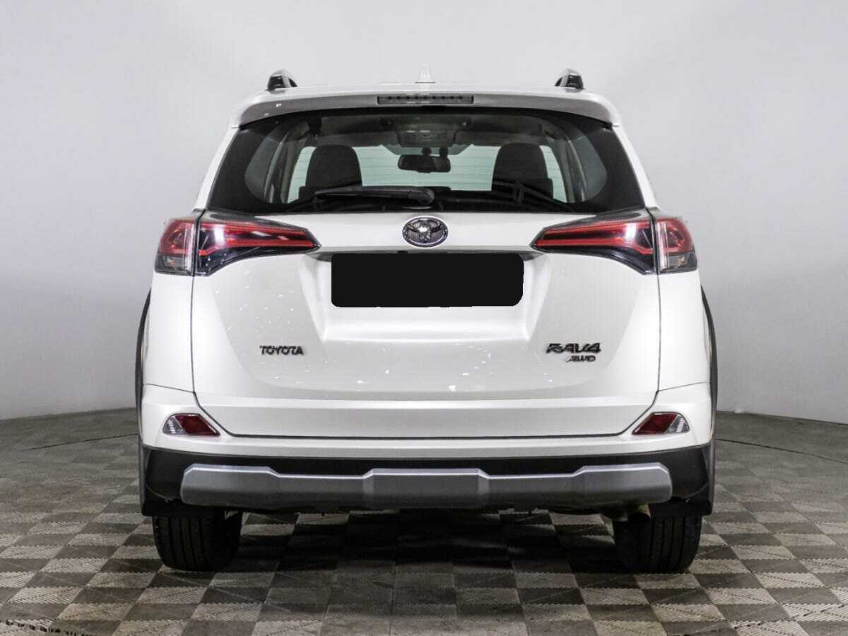 Toyota RAV4 с пробегом — 2018 год. Фото: #5