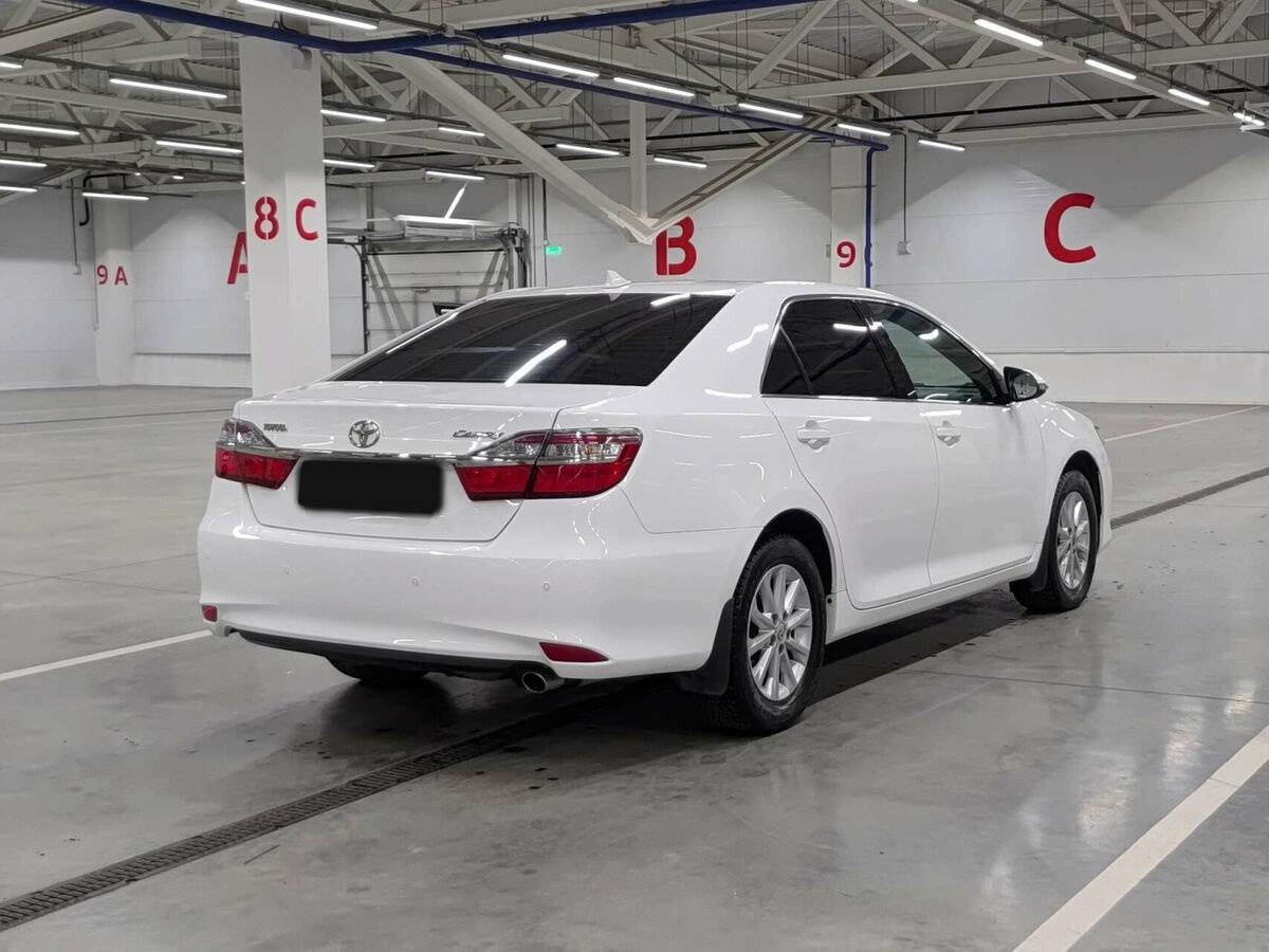 Toyota Camry с пробегом — 2017 год. Фото: #4
