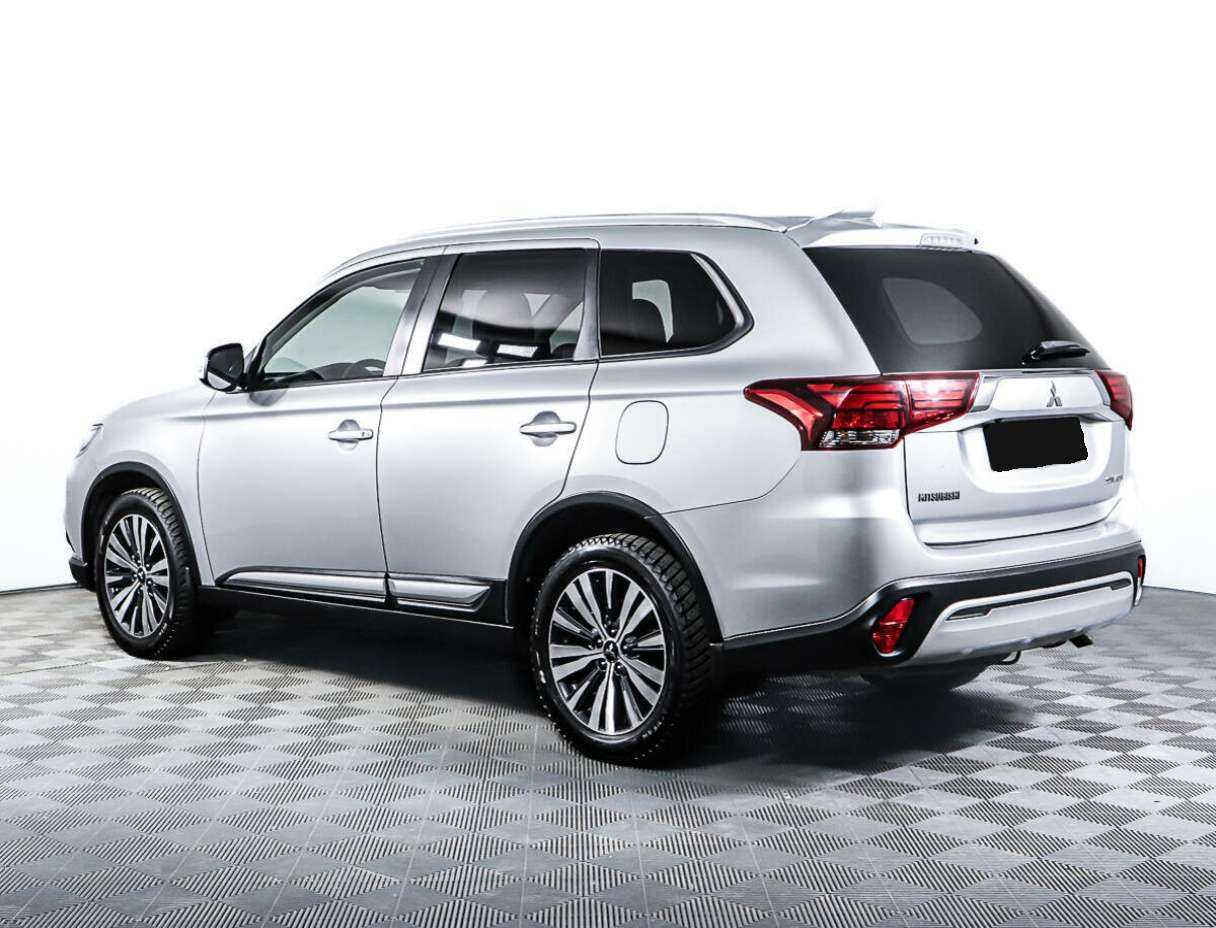 Mitsubishi Outlander с пробегом — 2019 год. Фото: #6