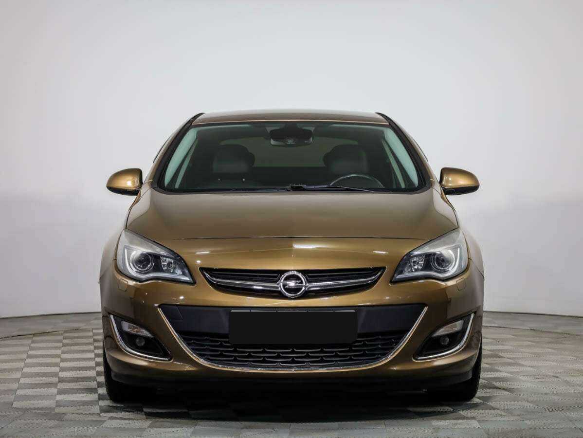 Opel Astra с пробегом — 2015 год. Фото: #0