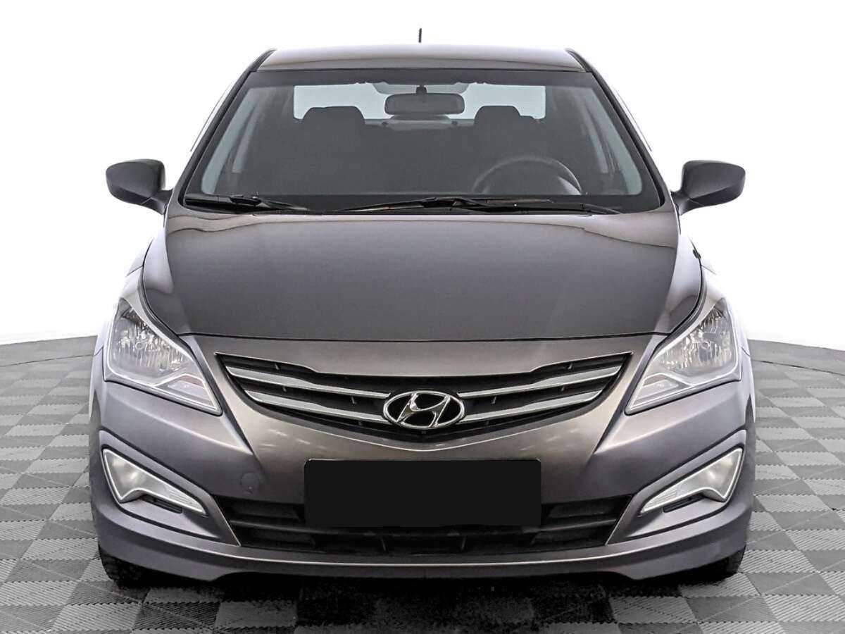 Hyundai Solaris с пробегом — 2015 год. Фото: #1