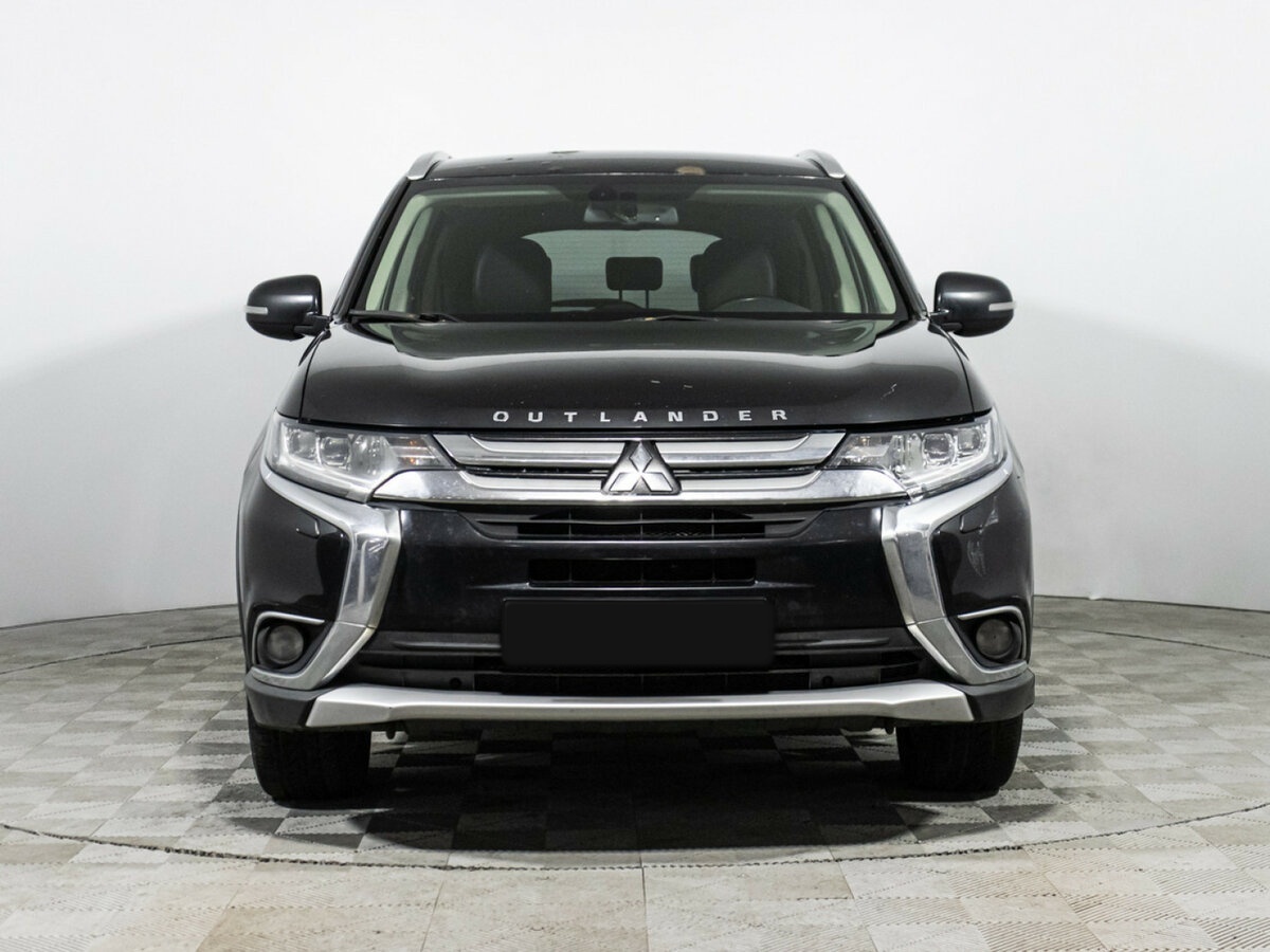 Mitsubishi Outlander с пробегом — 2015 год. Фото: #1