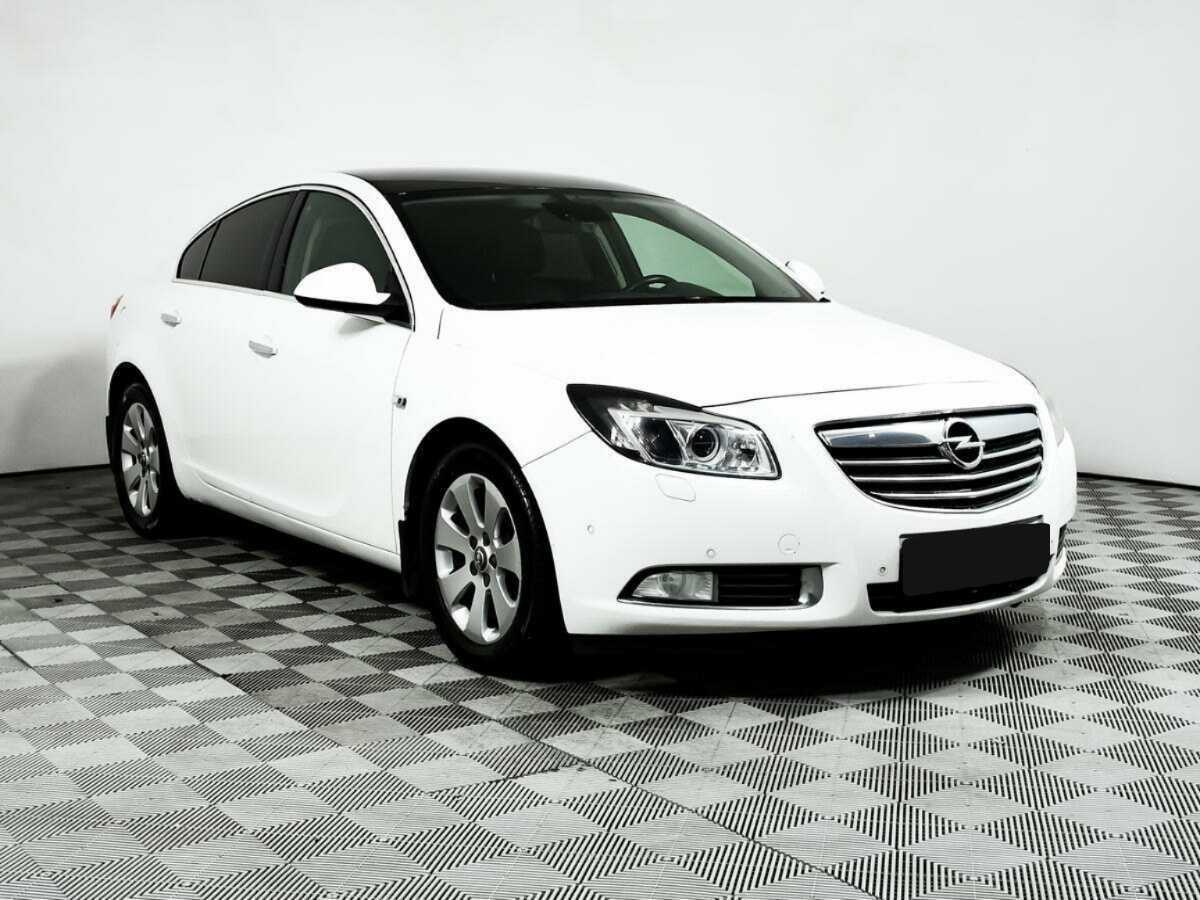 Opel Insignia с пробегом — 2012 год. Фото: #2