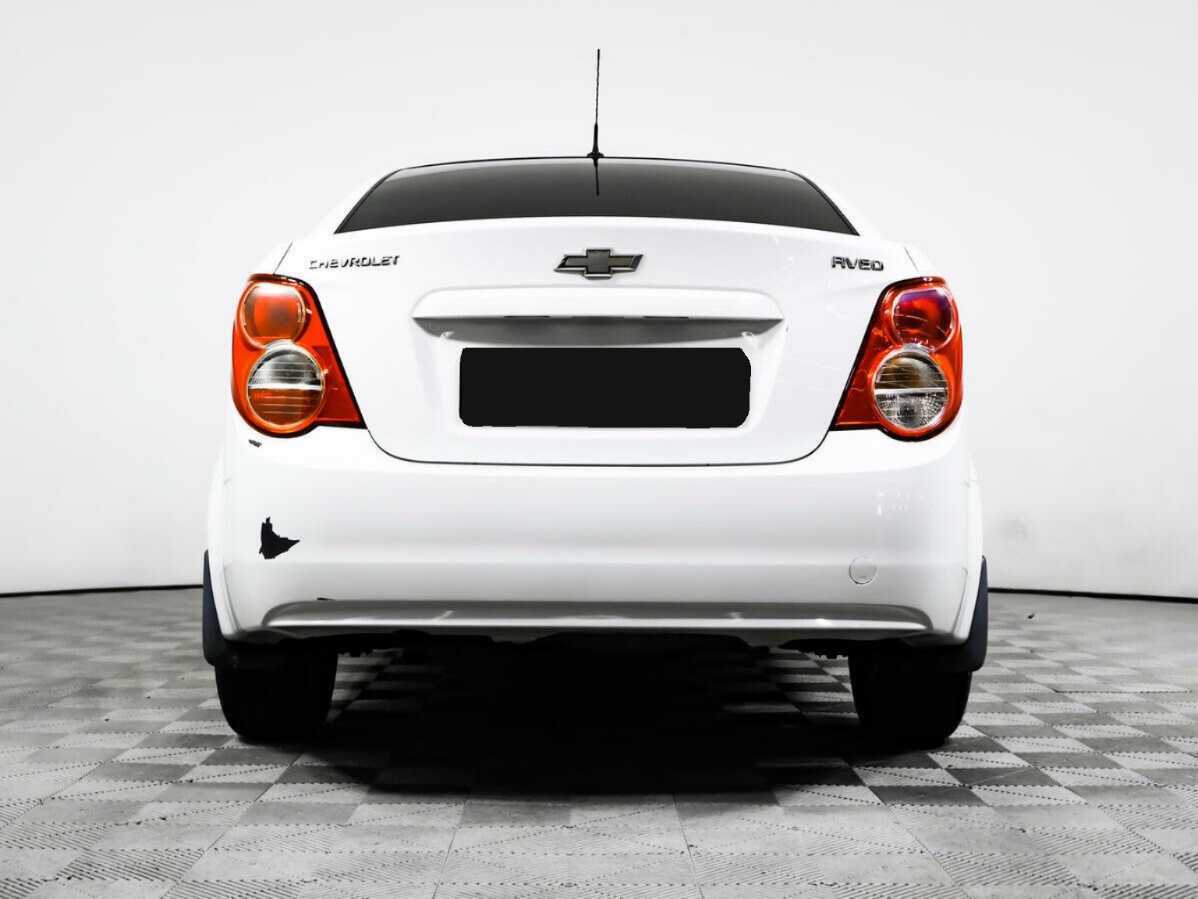 Chevrolet Aveo с пробегом — 2014 год. Фото: #5