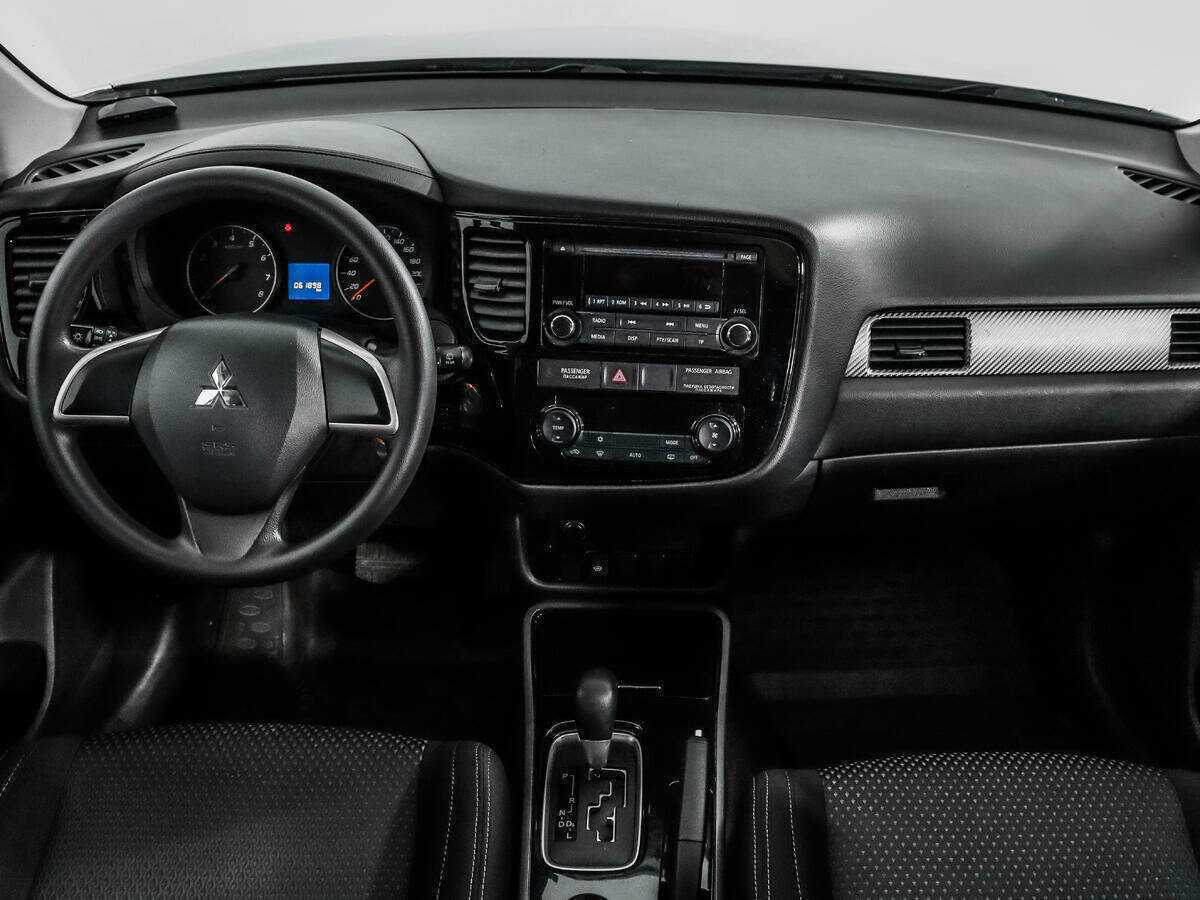 Mitsubishi Outlander с пробегом — 2018 год. Фото: #11