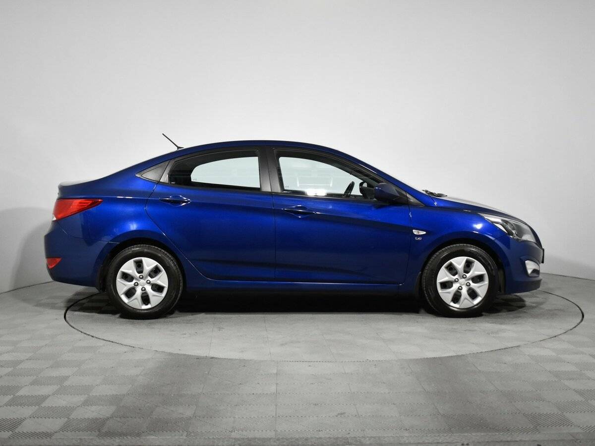 Hyundai Solaris с пробегом — 2015 год. Фото: #3