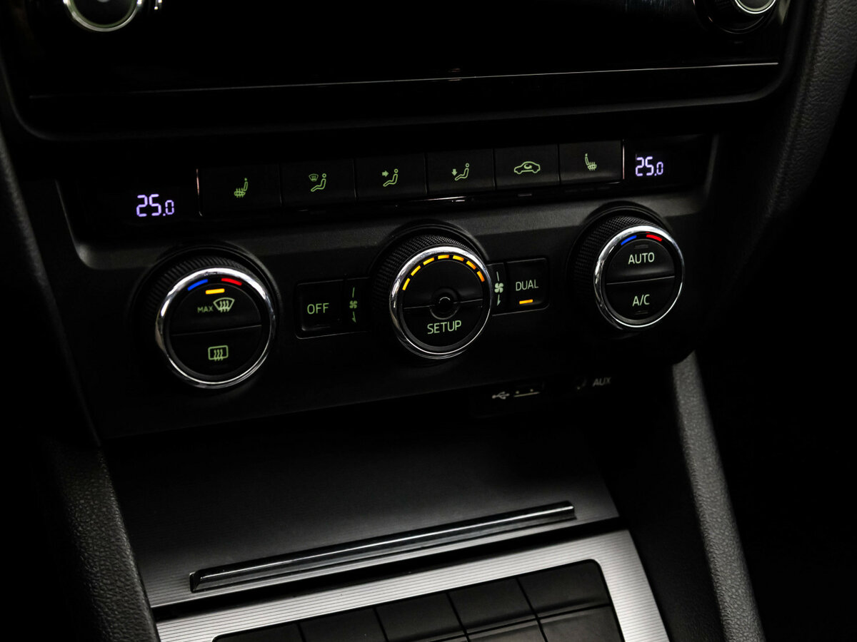 Skoda Octavia с пробегом — 2013 год. Фото: #10