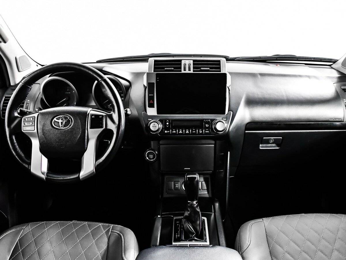 Toyota Land Cruiser Prado с пробегом — 2013 год. Фото: #8