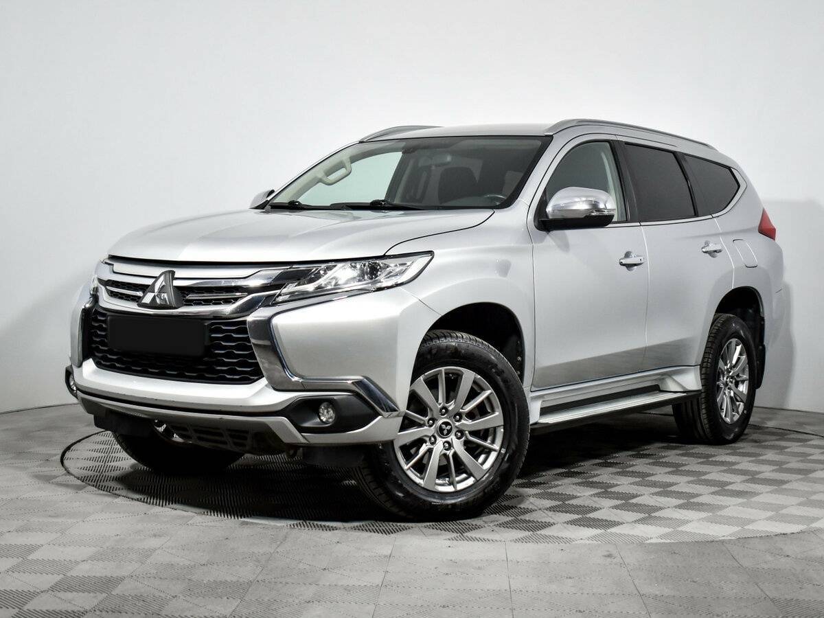 Mitsubishi Pajero Sport с пробегом — 2018 год. Фото: #0