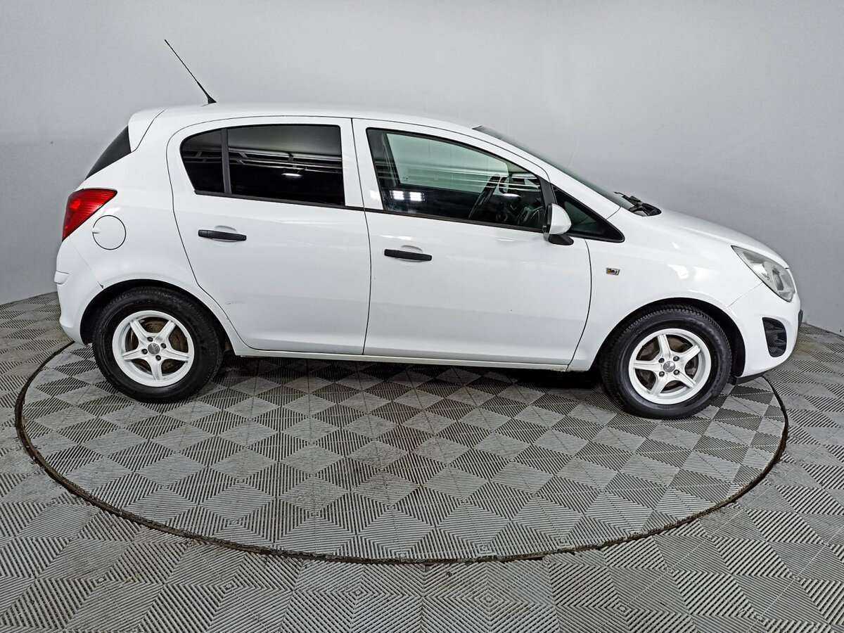 Opel Corsa с пробегом — 2013 год. Фото: #3