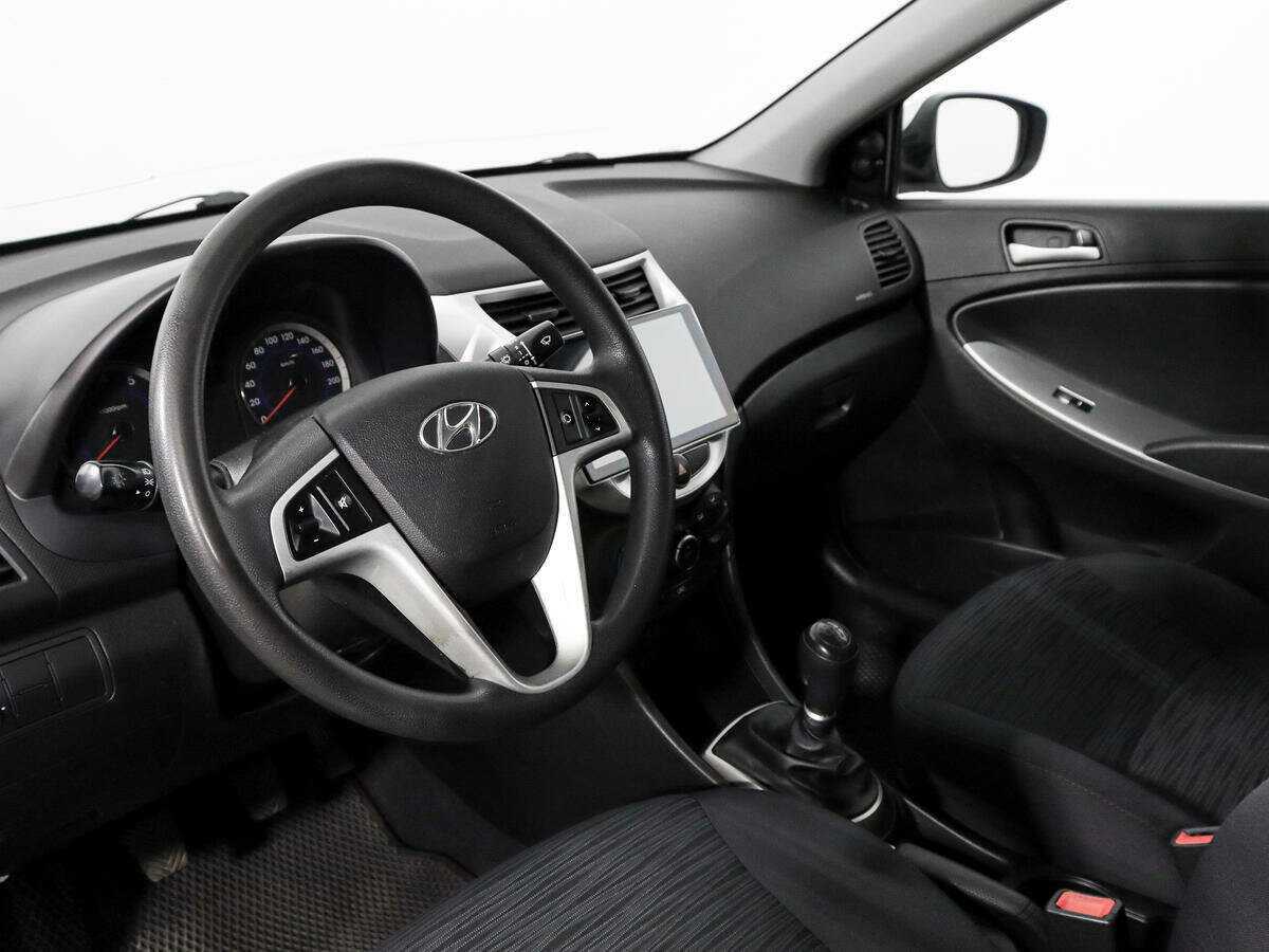 Hyundai Solaris с пробегом — 2016 год. Фото: #8