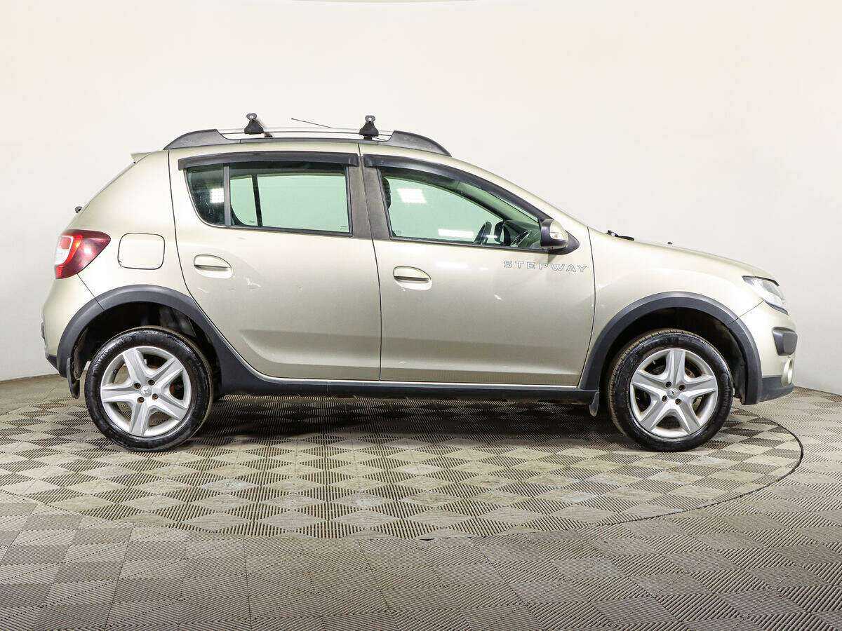 Renault Sandero с пробегом — 2018 год. Фото: #3
